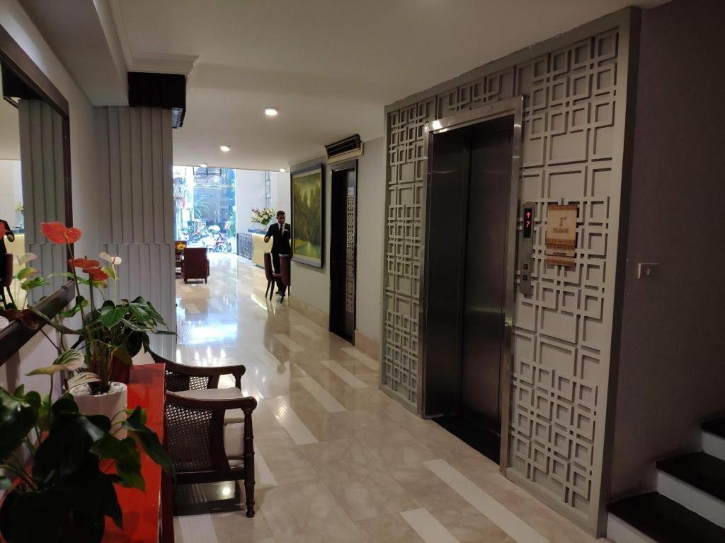Church Boutique Hotel Hang Trong Hanoi Bagian luar foto