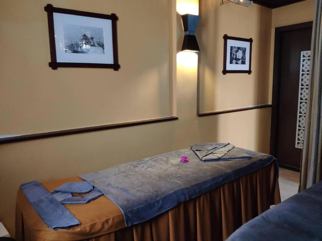 Church Boutique Hotel Hang Trong Hanoi Bagian luar foto