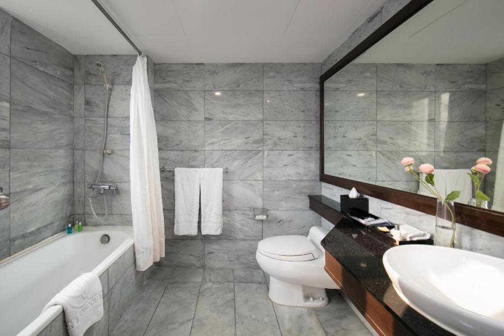 Church Boutique Hotel Hang Trong Hanoi Bagian luar foto