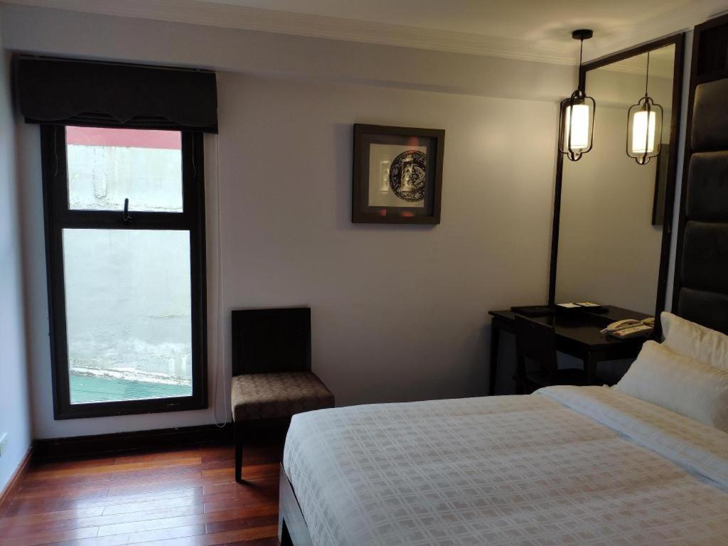 Church Boutique Hotel Hang Trong Hanoi Bagian luar foto