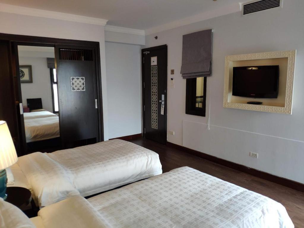Church Boutique Hotel Hang Trong Hanoi Bagian luar foto