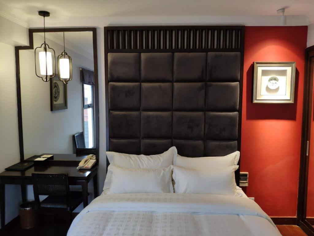 Church Boutique Hotel Hang Trong Hanoi Bagian luar foto