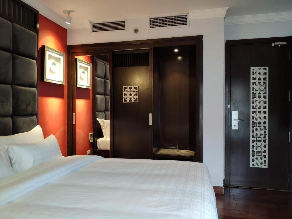 Church Boutique Hotel Hang Trong Hanoi Bagian luar foto