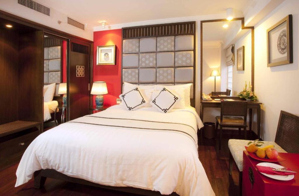 Church Boutique Hotel Hang Trong Hanoi Bagian luar foto